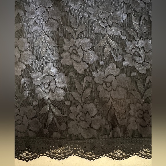 🖤 NWOT! Sheer Black Floral Lace Tank - Picture 6 of 8